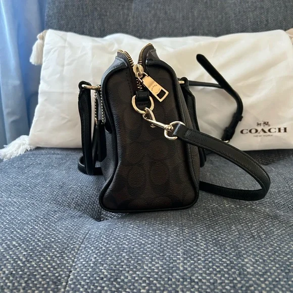 Authentic Coach Purse/crossbody - Picture 2 of 6